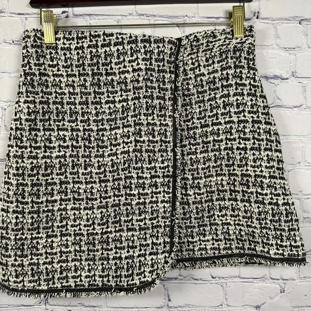 Max Studio NWT Black White Tweed Mini Skirt Size XS - Picture 2 of 9